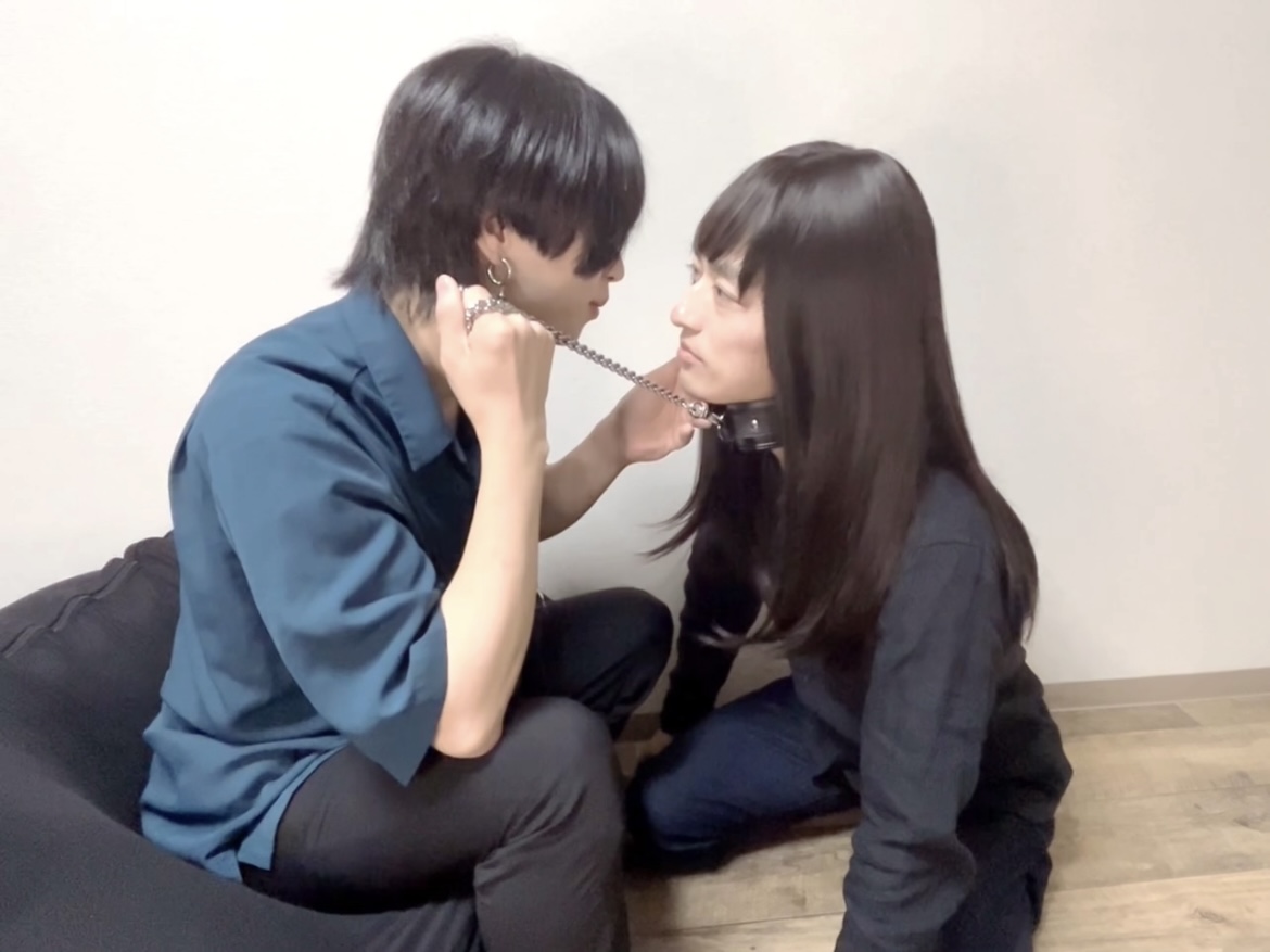 AME（アメ） 動きをリードに委ねる首輪プレイ